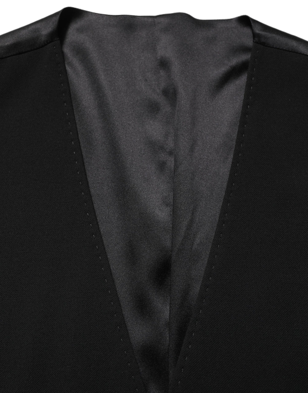 فيست أسود من الصوف بزر واحد من دولتشي آند غابانا