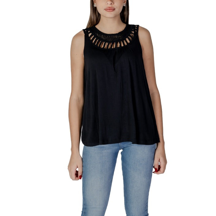 B.young Women Undershirt