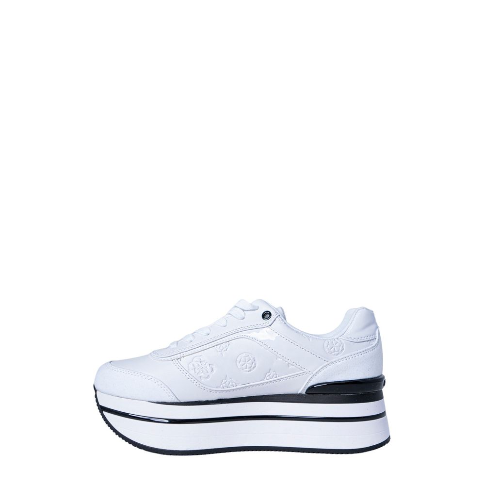حذاء رياضي بلاتفورم أبيض من البوليستر من Guess