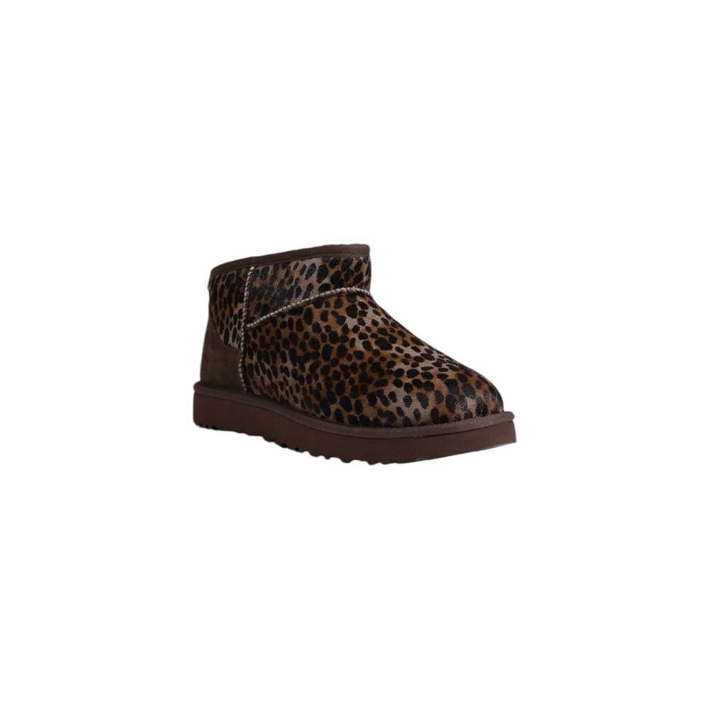 جزمة الكاحل UGG من جلد الشامواه البني