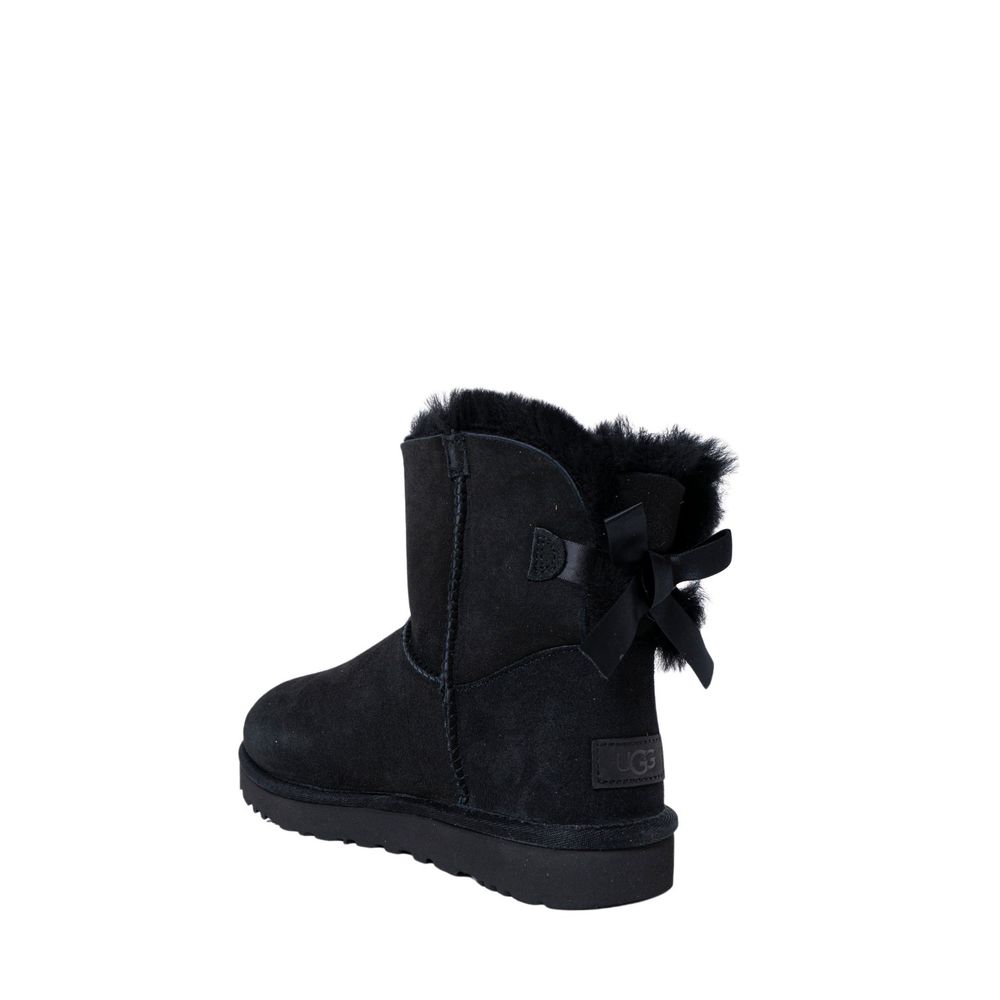 بوت الكاحل UGG من الجلد السويدي الأسود