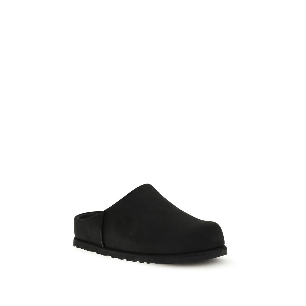 نعال UGG سوداء من جلد عجل البوس توروس