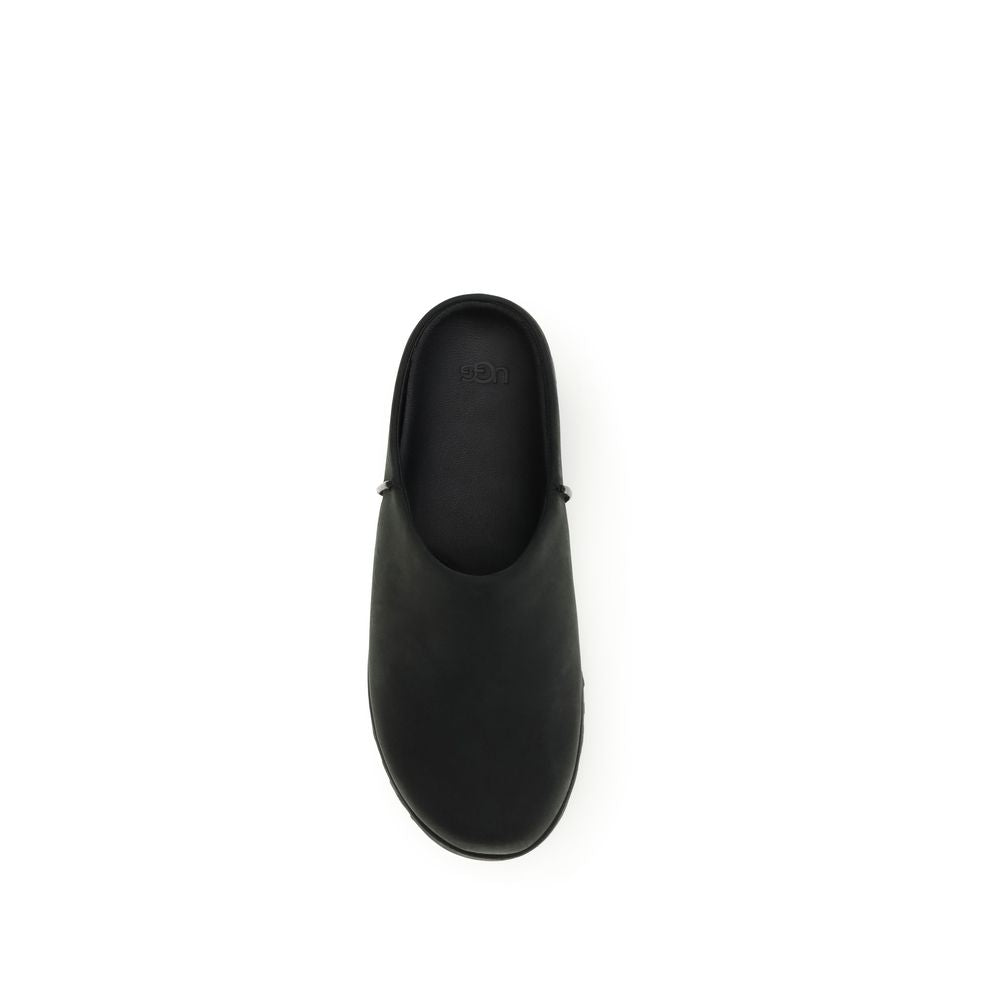 نعال UGG سوداء من جلد عجل البوس توروس