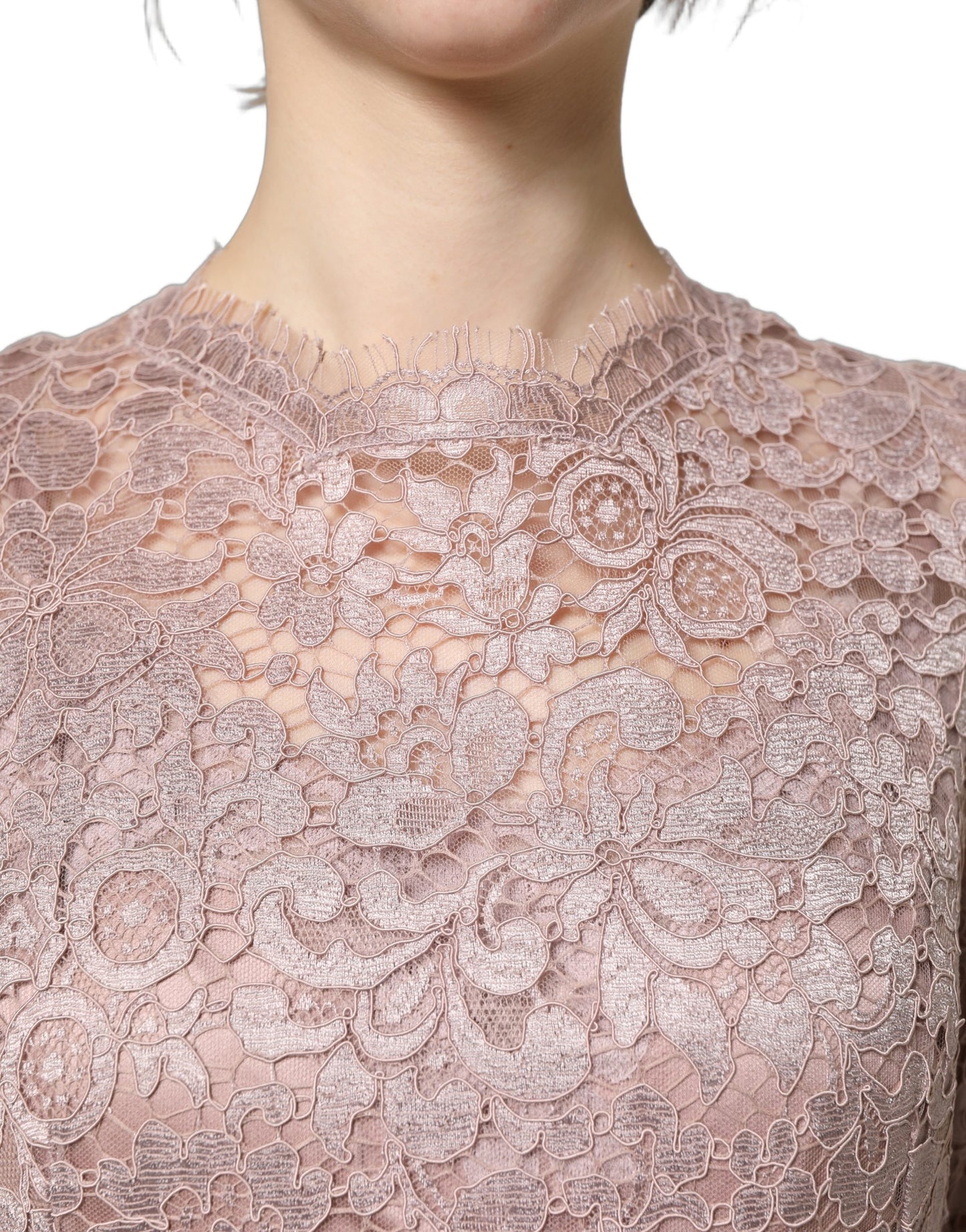 فستان سهرة دولتشي آند غابانا طويل الأكمام من الدانتيل الوردي