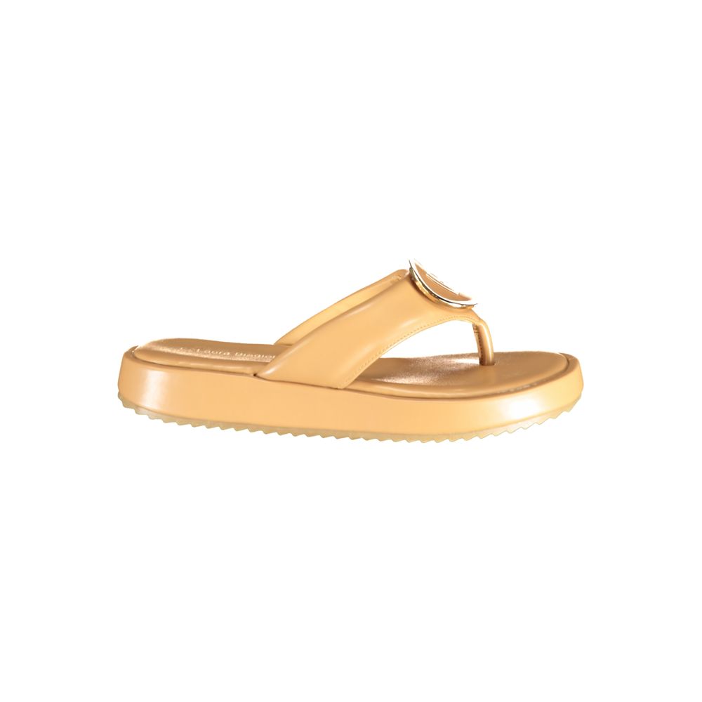 صندل نسائي بيج من البولي يوريثان من لورا بياجوتي