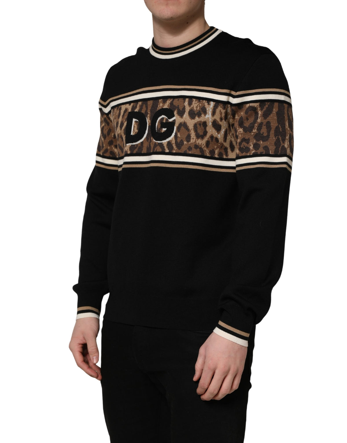 كنزة صوف رجالية برقبة دائرية بطبعة فهد باللون الأسود من دولتشي آند غابانا