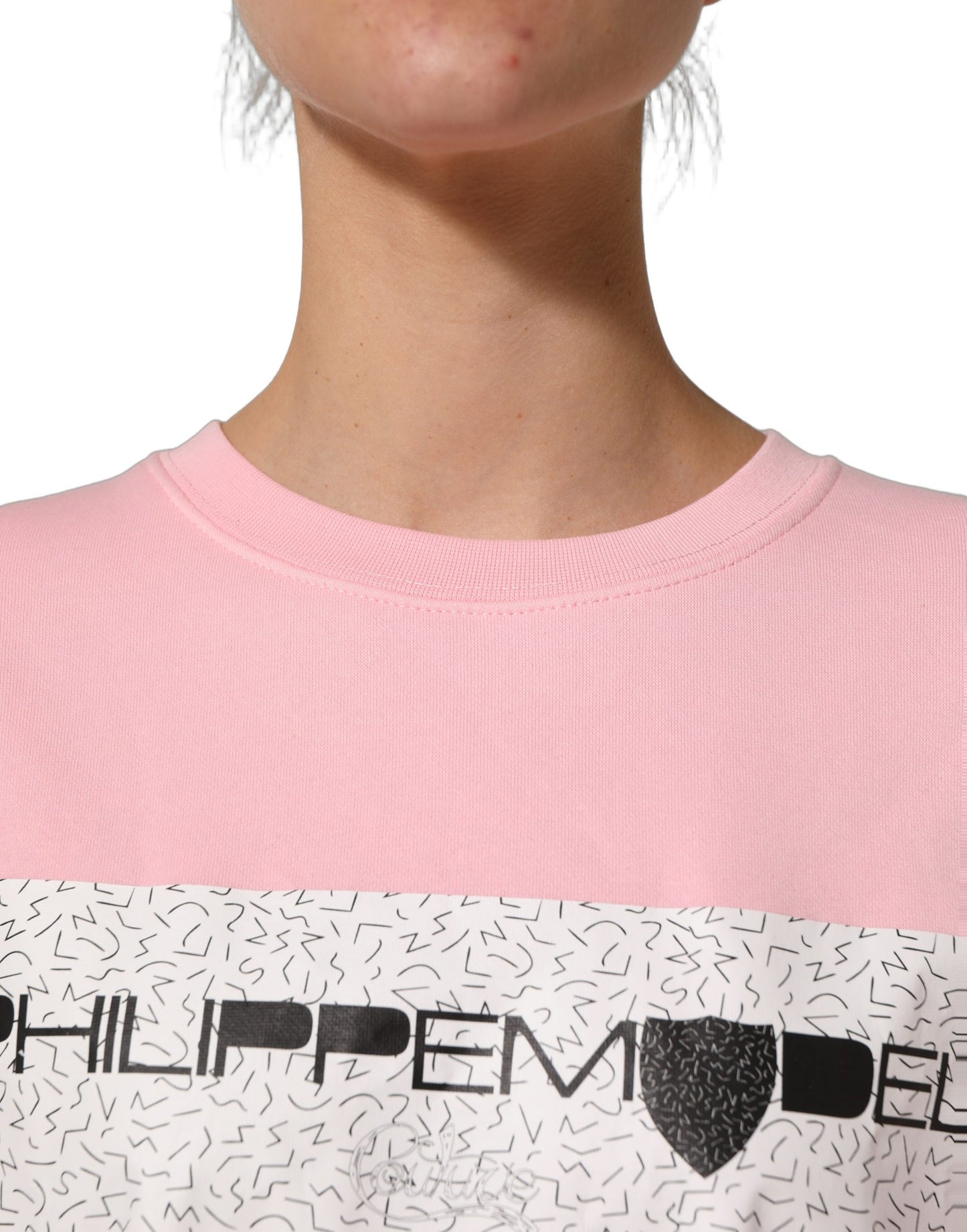كنزة صوفية من القطن الوردي بأكمام طويلة وشعار Philippe Model