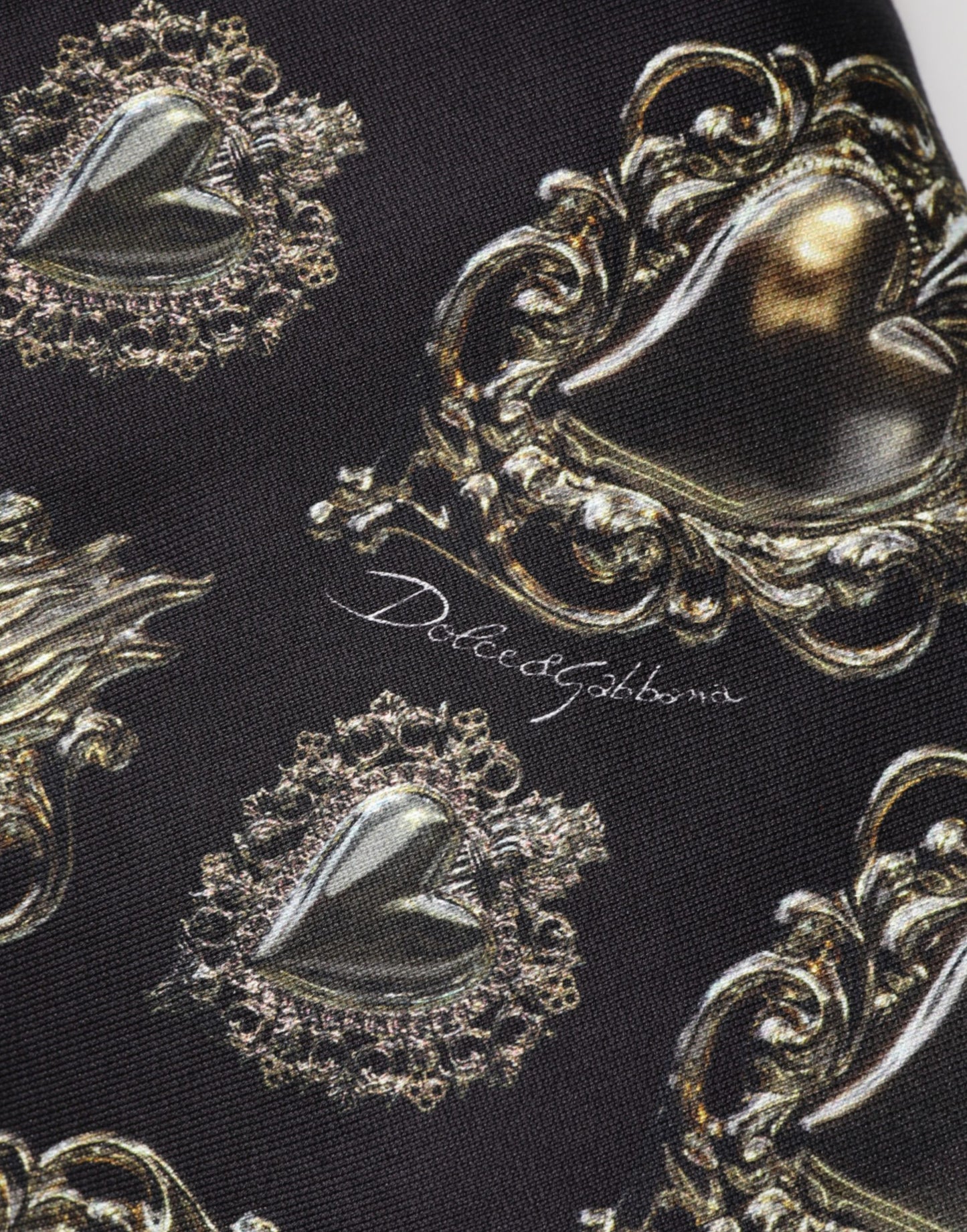 سويتر من القطن الأسود بطبعة القلب المقدس من Dolce & Gabbana