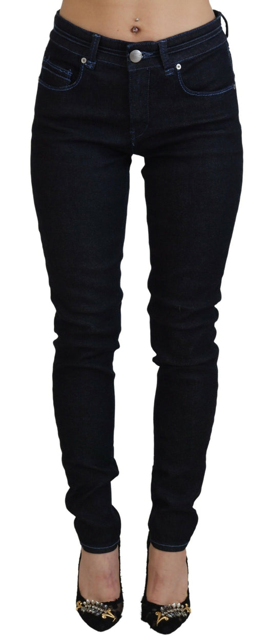 بنطال جينز نسائي ضيق بقصة منخفضة الخصر وباللون الأزرق الداكن من أكت