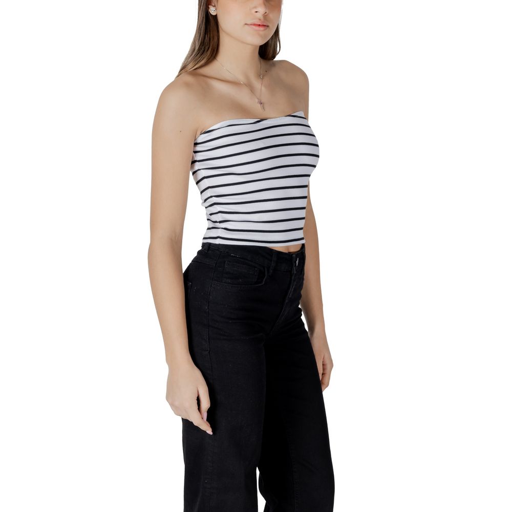 Calvin Klein Jeans توب قطني أبيض معاد تدويره