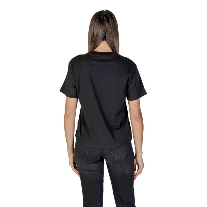 Calvin Klein Jeans تيشيرت نسائي